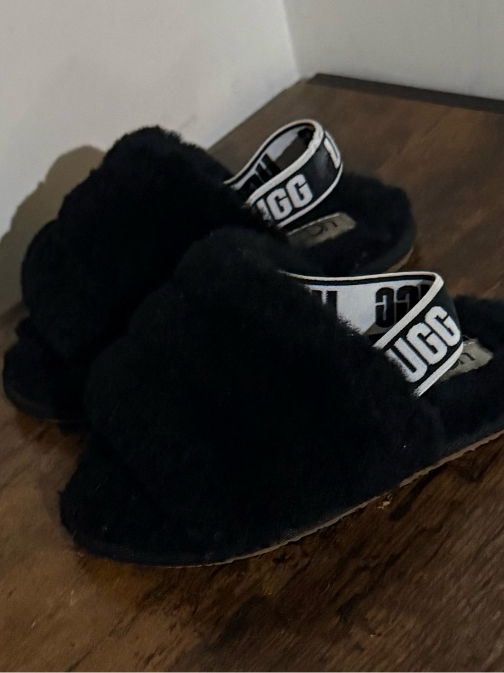 Toddler girl UGG slippers - Picture 3 of 5